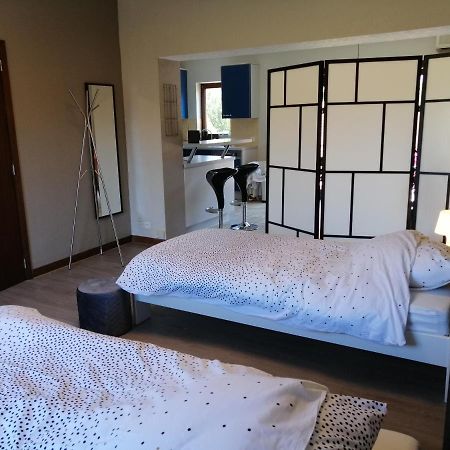 Studio 2 Pers. Tourisme Et Business Apartment Namur Bagian luar foto