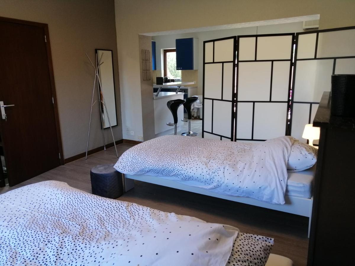 Studio 2 Pers. Tourisme Et Business Apartment Namur Bagian luar foto