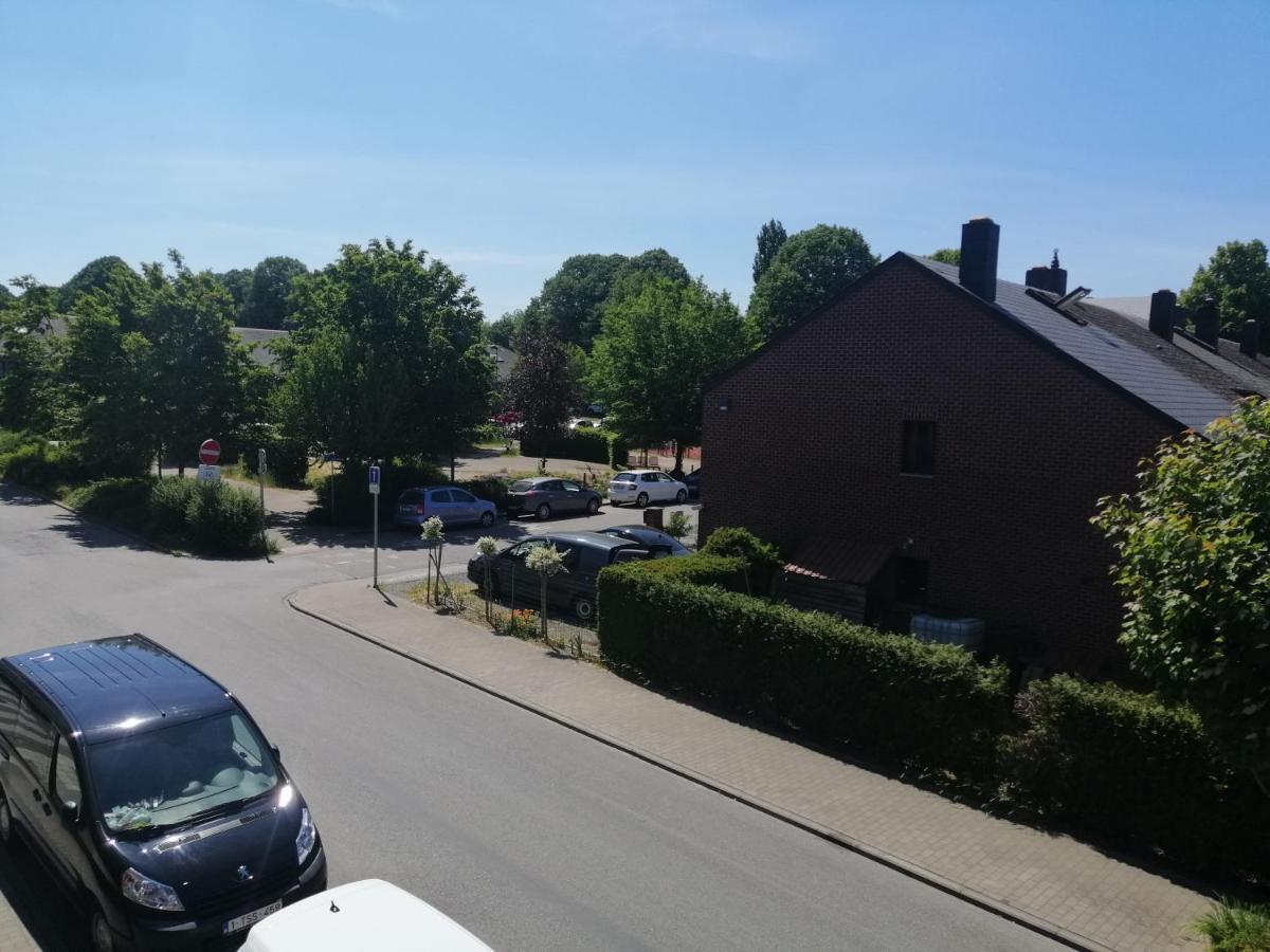 Studio 2 Pers. Tourisme Et Business Apartment Namur Bagian luar foto