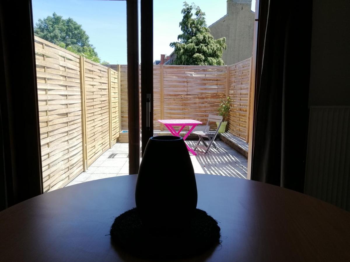 Studio 2 Pers. Tourisme Et Business Apartment Namur Bagian luar foto